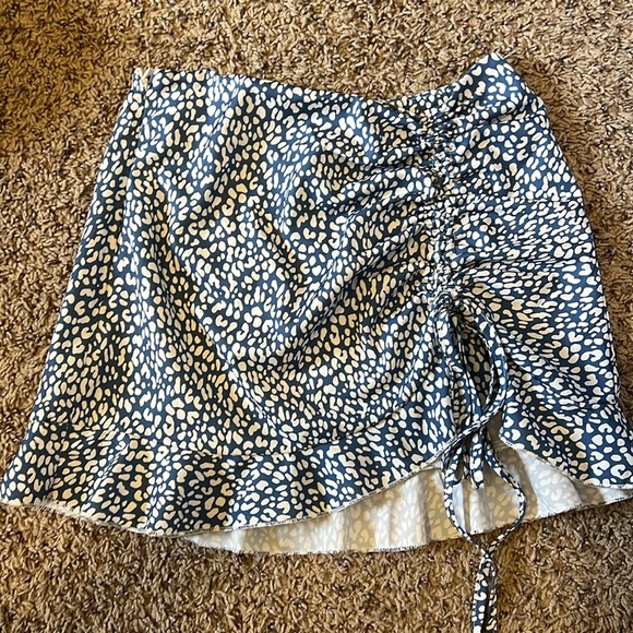 SHEIN blue patterned cinched skirt size XXS - Picture 2 of 3